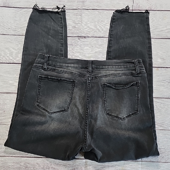 New York & Company Sz 12 Black Distressed Skinny Jeans - Picture 13 of 13
